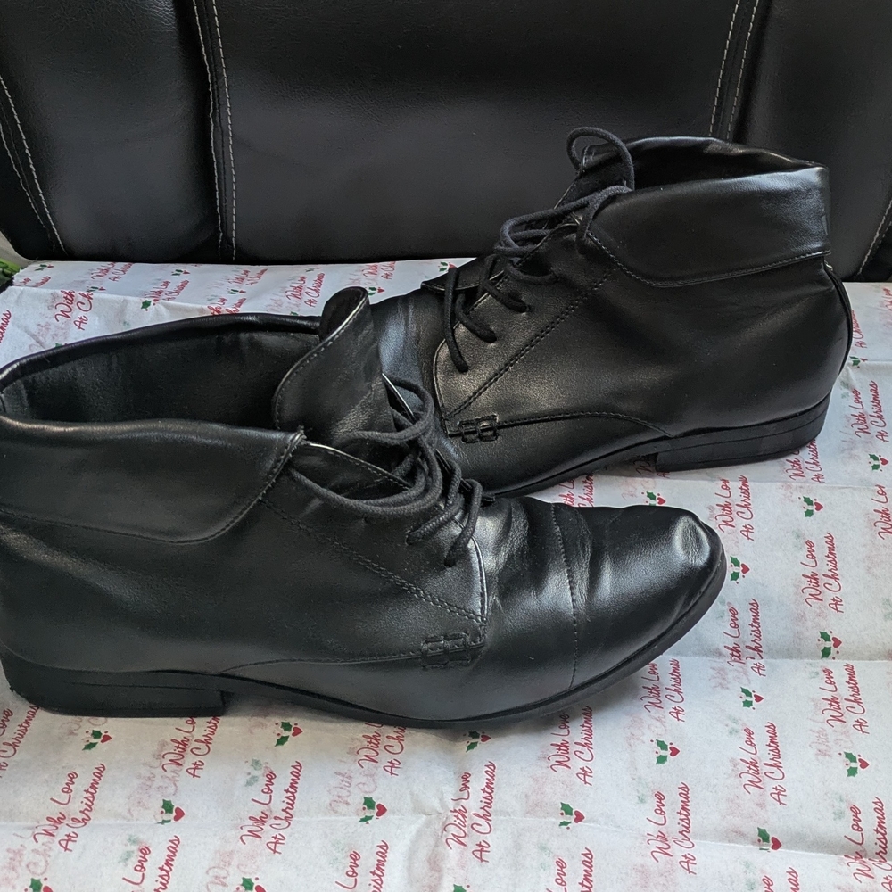 Ladies Size 9 London Fog Black Ankle Boots